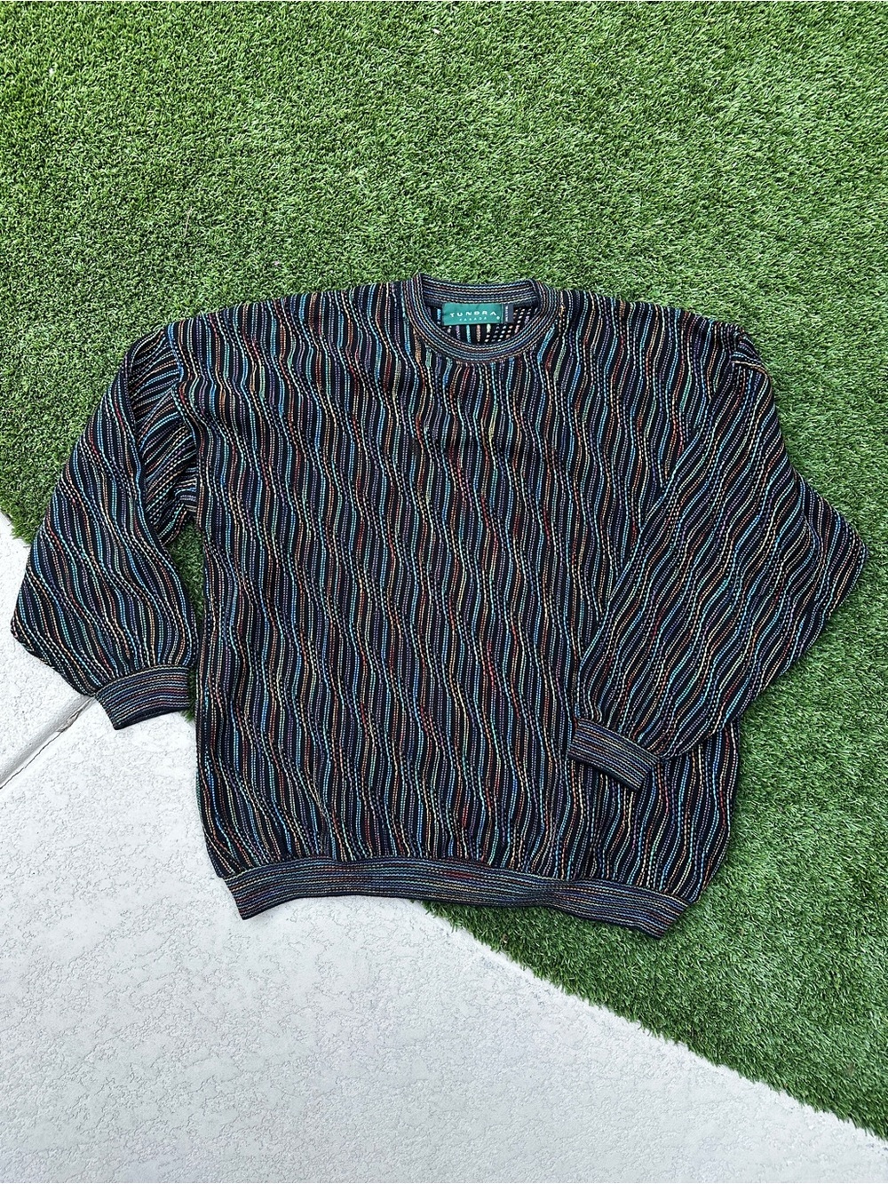 Tundra 90s sweater